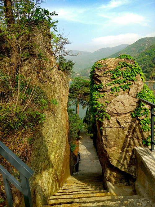 連云港市區(qū)到宿城保駕山景區(qū)怎么走？